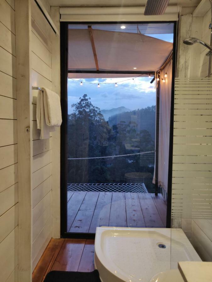 Luxury tent The Hideoutella Wood Cabins Ella