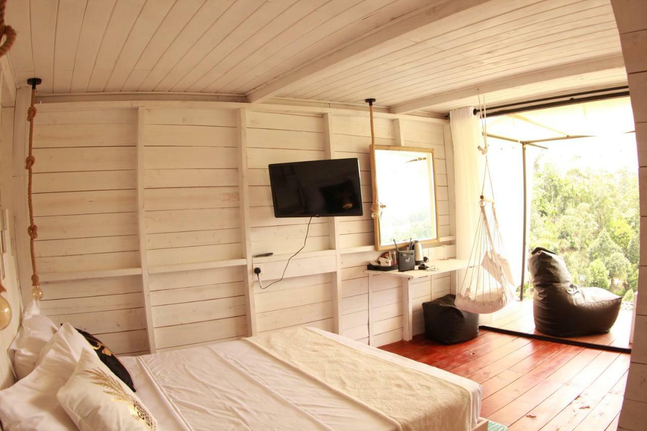 The Hideoutella Wood Cabins Luxury tent Ella
