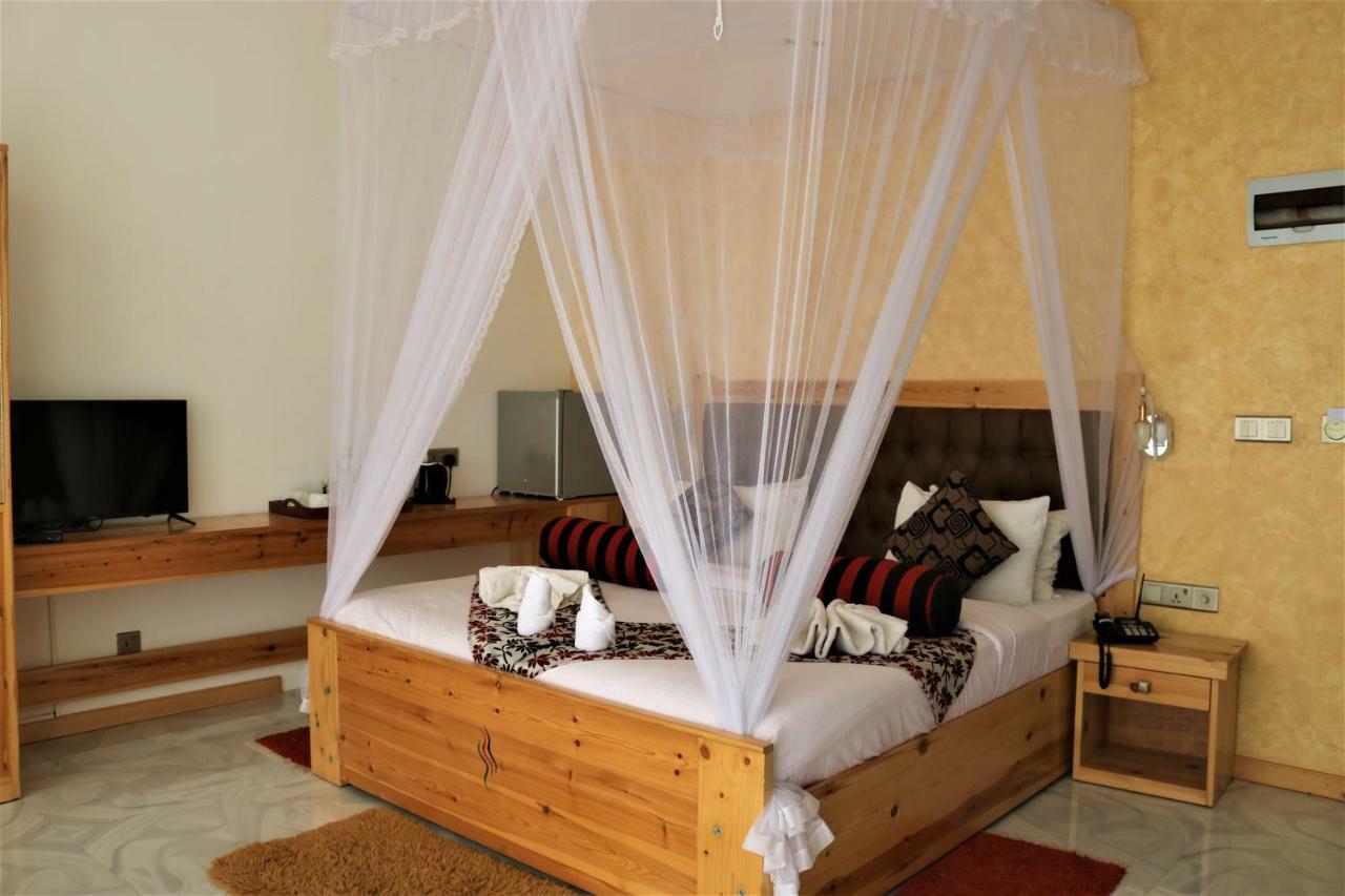 Ella's Edge Hotel