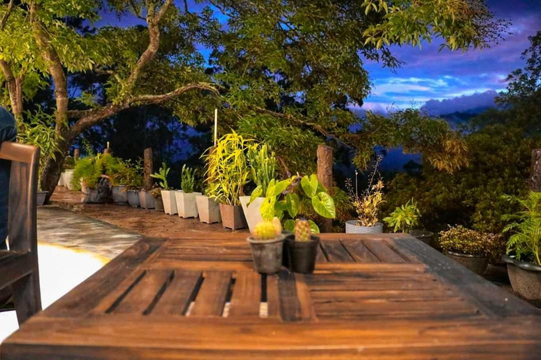 Hotel Eminence Shire Ella