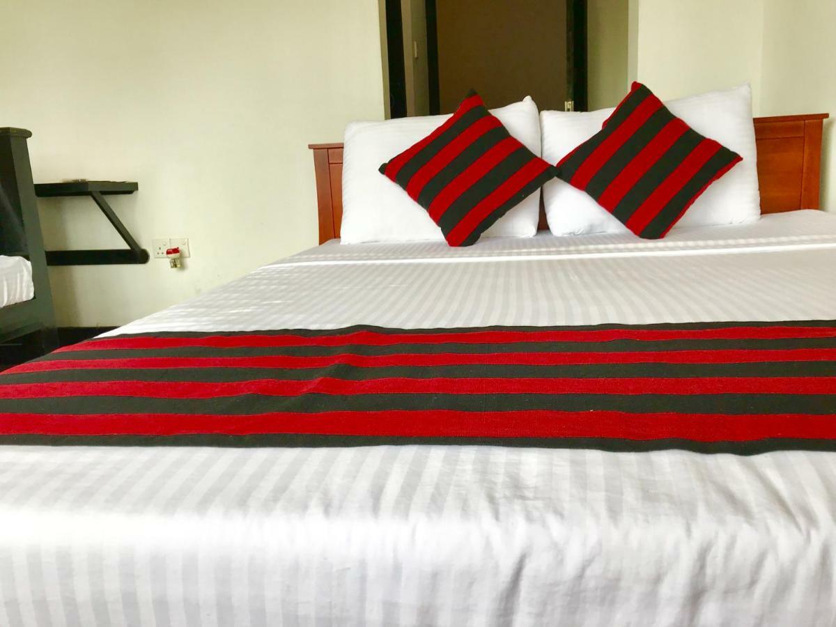 Shades Hotel