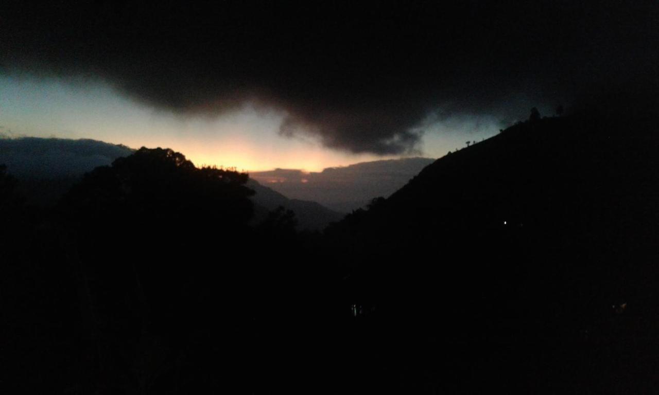 Dimuthu Ella