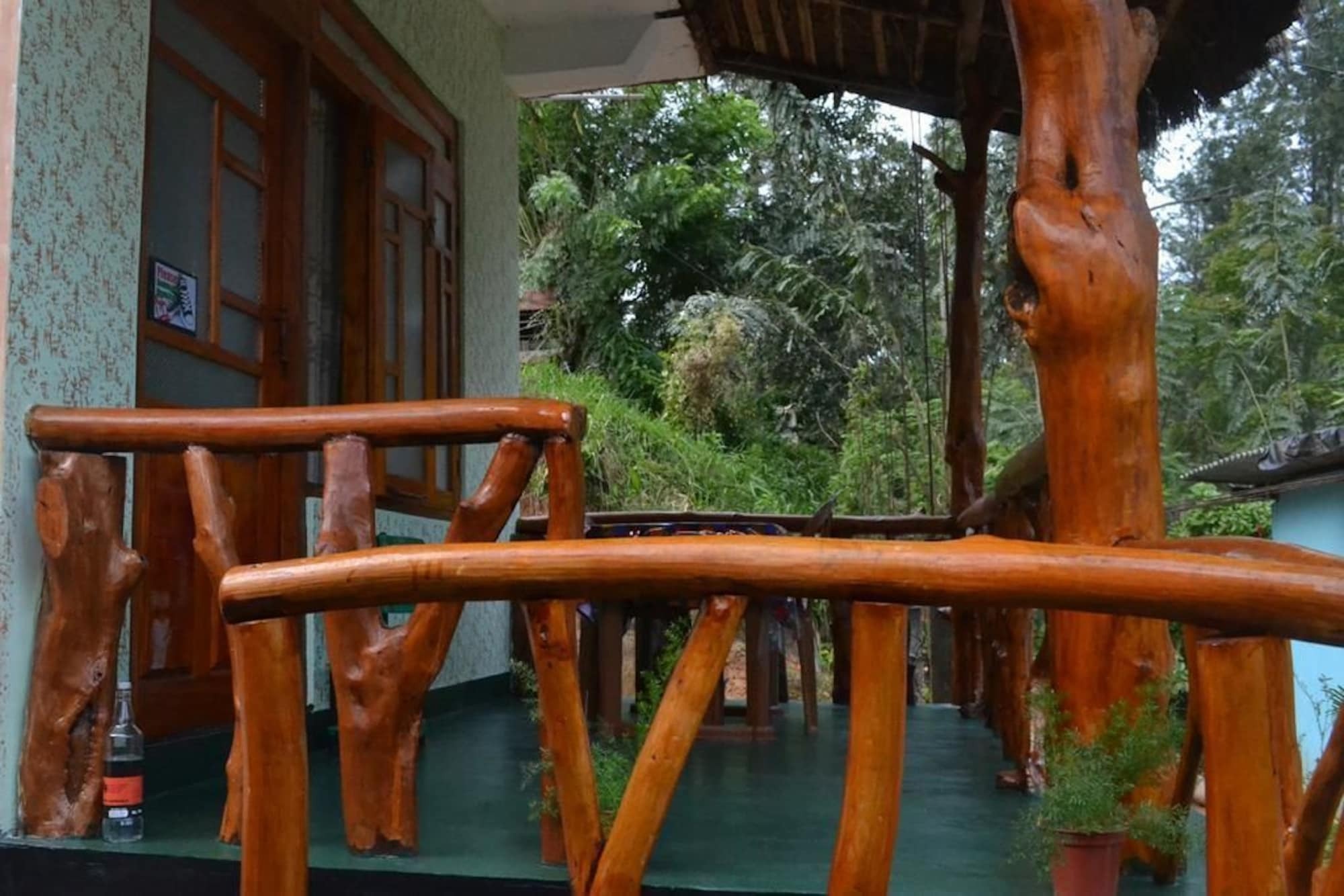 Hotel Pine Village