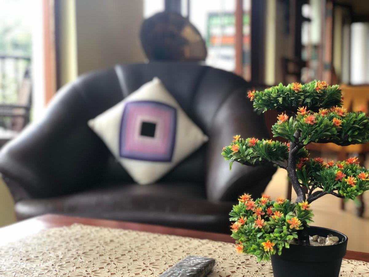 Jade Rest *