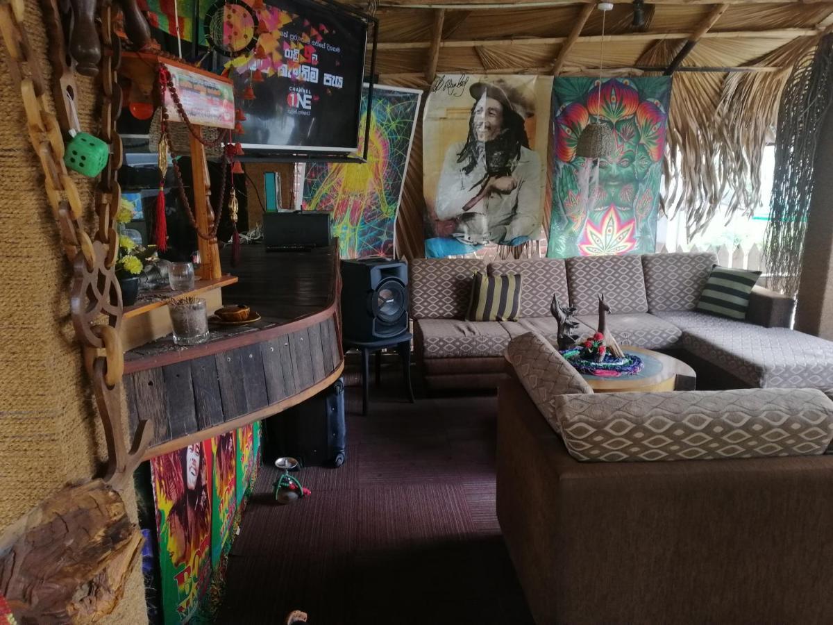 Tiki Bar *