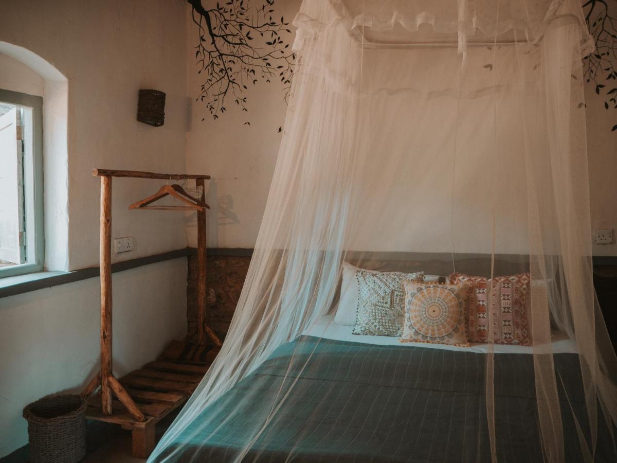 Arawe Retreat Lodge