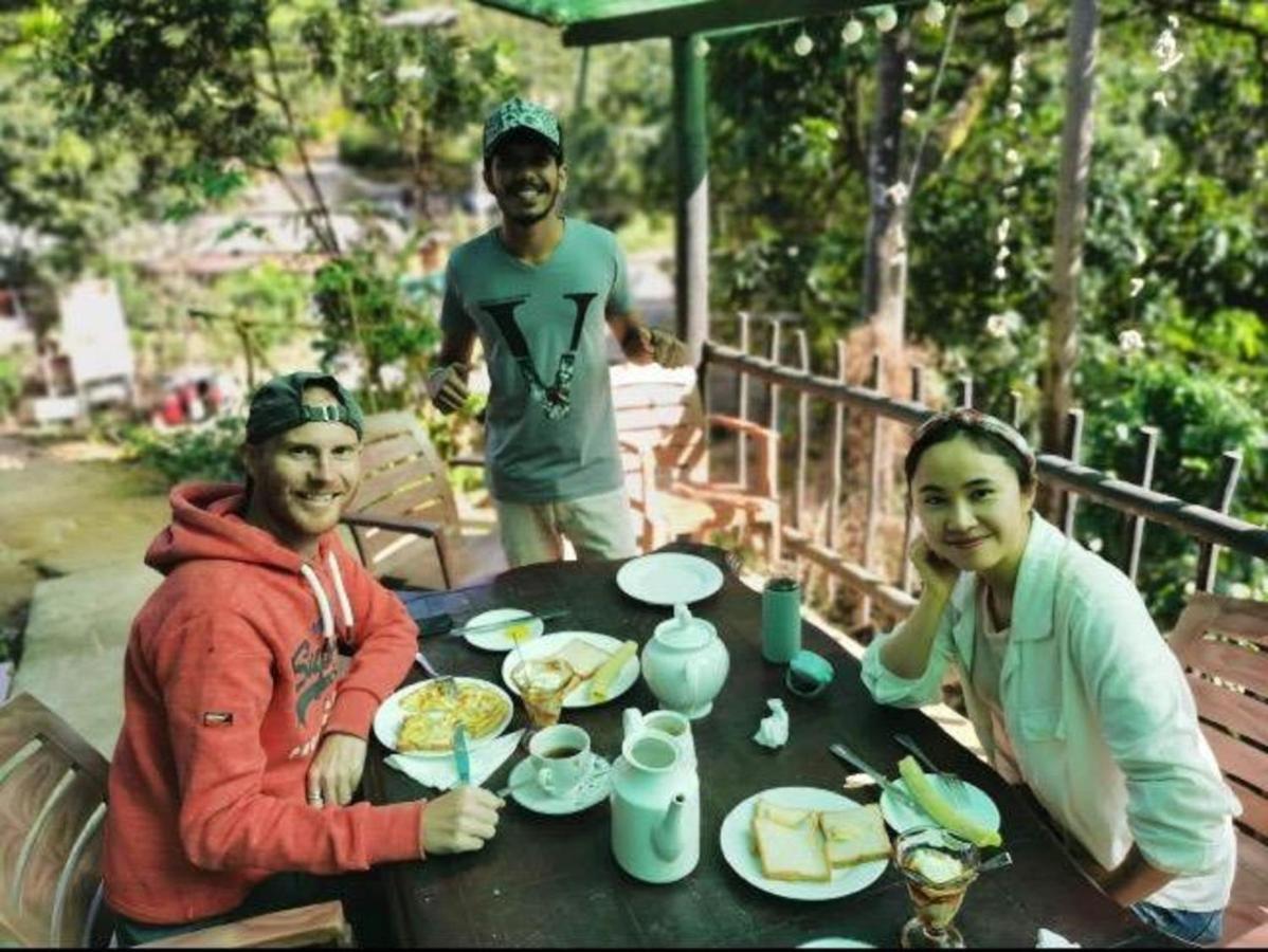 Sleep Cheap Hostel *